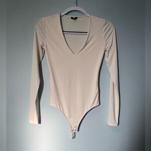 Express Body Contour Elegant Cream Long Sleeve Bodysuit